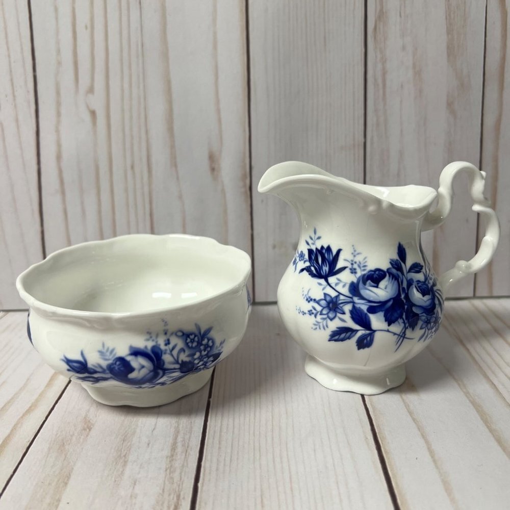 VTG Royal Albert Blue & White  Sugar & Creamer Pitcher Connoisseur England